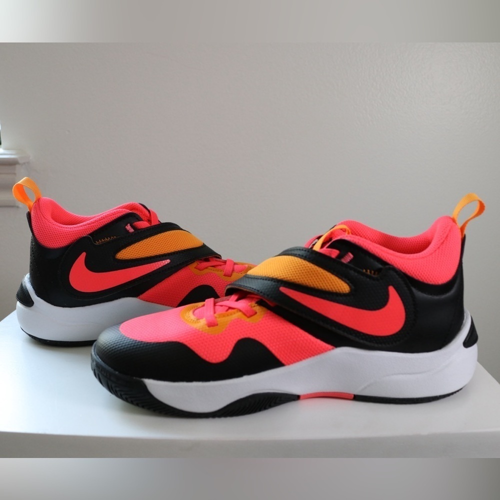 NWB Nike Team Hustle D 7Y Big Kids' Basketball Shoes DV8996-001 Black/Pink - Picture 9 of 10